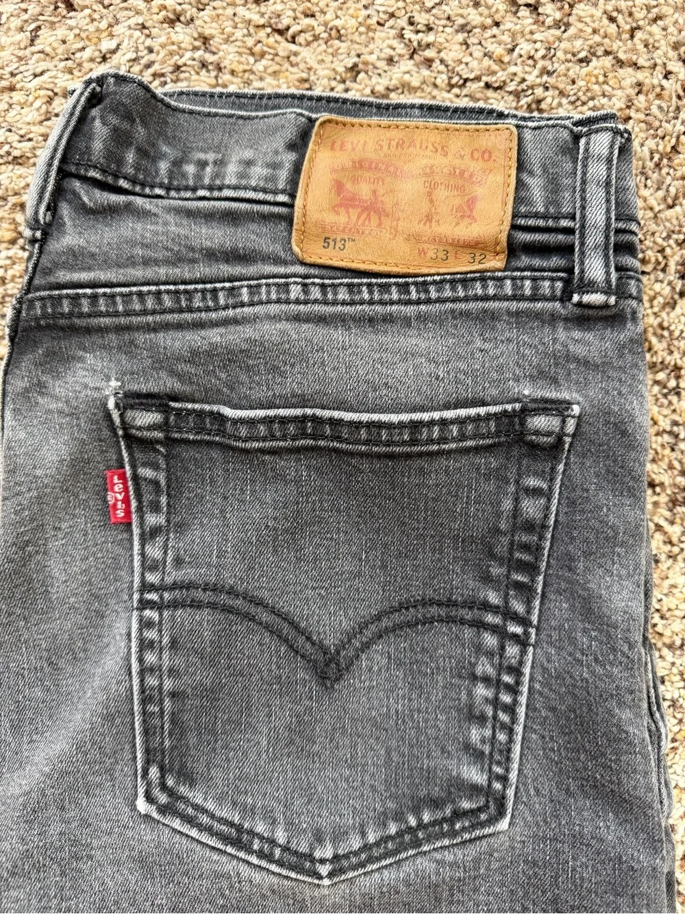 Levis slim straight